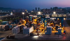 <strong>跨境物流向上图强</strong>